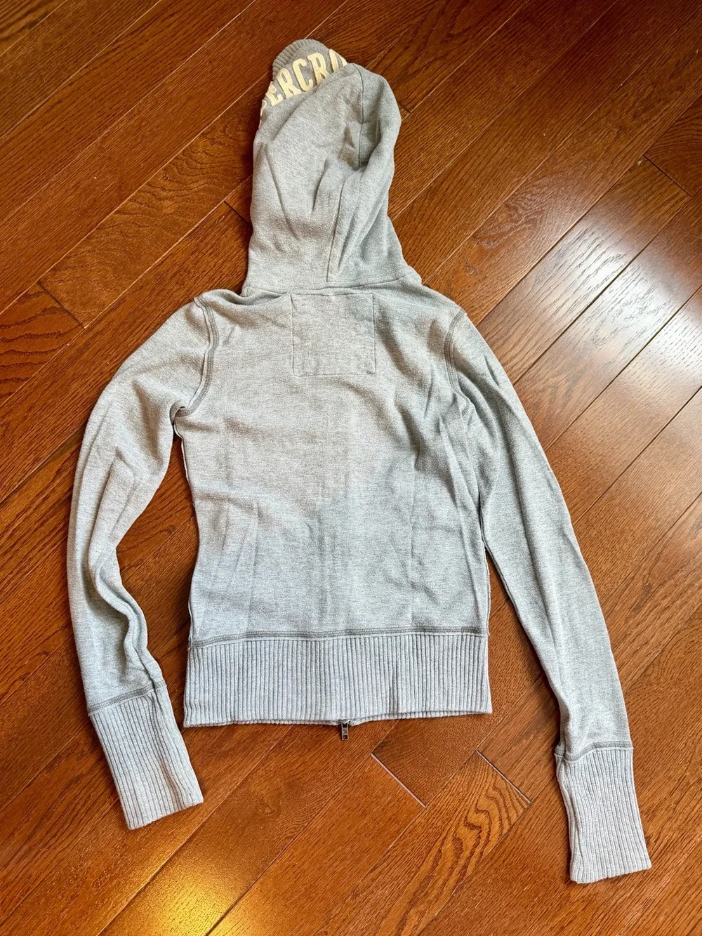 Women’s Abercrombie & Fitch Light Gray Moose Logo Full Zip Hoodie. Size Medium.